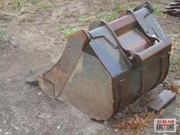 24" Bobcat Trackhoe Bucket New Teeth X Change Ser#0429 1138463