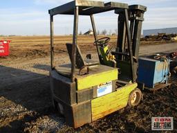 Clark TM20 3 Wheel Warehouse Fork Lift 36 Volt With Dead Batteries Has 1 Fork (BUYER RESPONSIBLE FOR