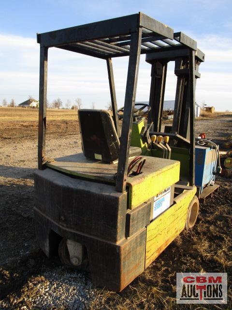 Clark TM20 3 Wheel Warehouse Fork Lift 36 Volt With Dead Batteries Has 1 Fork (BUYER RESPONSIBLE FOR
