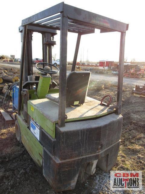Clark TM20 3 Wheel Warehouse Fork Lift 36 Volt With Dead Batteries Has 1 Fork (BUYER RESPONSIBLE FOR