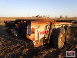New Idea 363 Manure Spreader -Tandem Axle, Hydraulic Slop Gate, 540 PTO, Single Beater, Works Bur