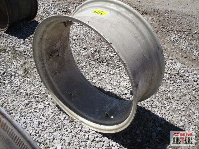 1 Tractor Rim 28 x W12 P#2400187