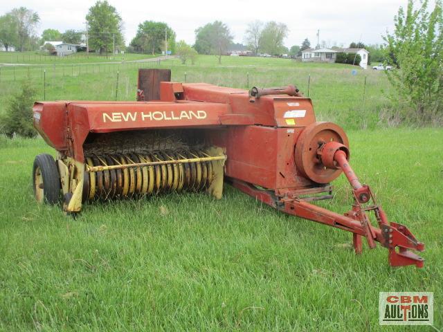 New Holland 275 hayline square baler S#169293 Missing gear by tire