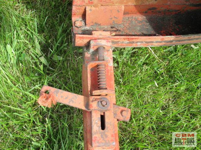 New Holland 275 hayline square baler S#169293 Missing gear by tire