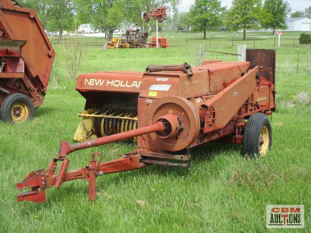 New Holland 275 hayline square baler S#169293 Missing gear by tire
