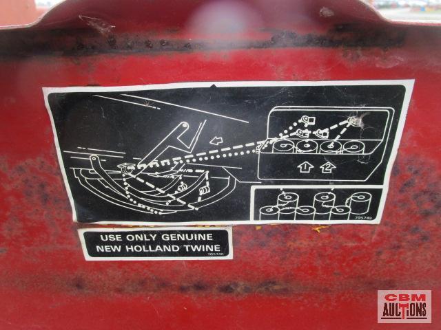 New Holland 275 hayline square baler S#169293 Missing gear by tire