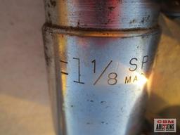 3/4" Craftsman ratchet with 1 1/8",1 3/4",1 5/8", 1 7/8" 12 point sockets *D