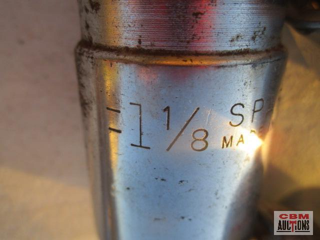 3/4" Craftsman ratchet with 1 1/8",1 3/4",1 5/8", 1 7/8" 12 point sockets *D