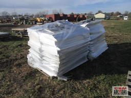 2 Pallets of fluorescent 2'x4' lights