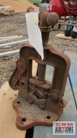 Reed manufacturing pipe vise