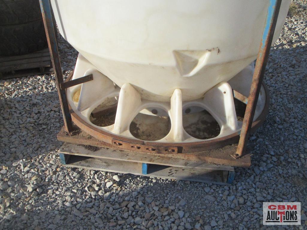 Upright Plastic Hog Feeder
