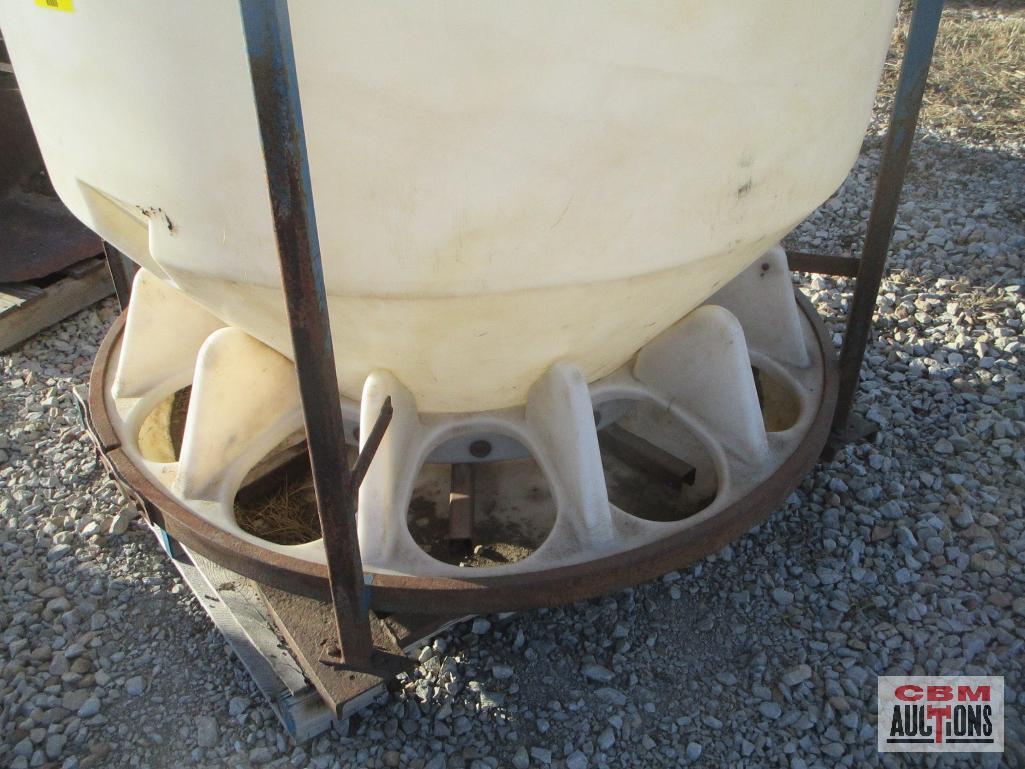 Upright Plastic Hog Feeder