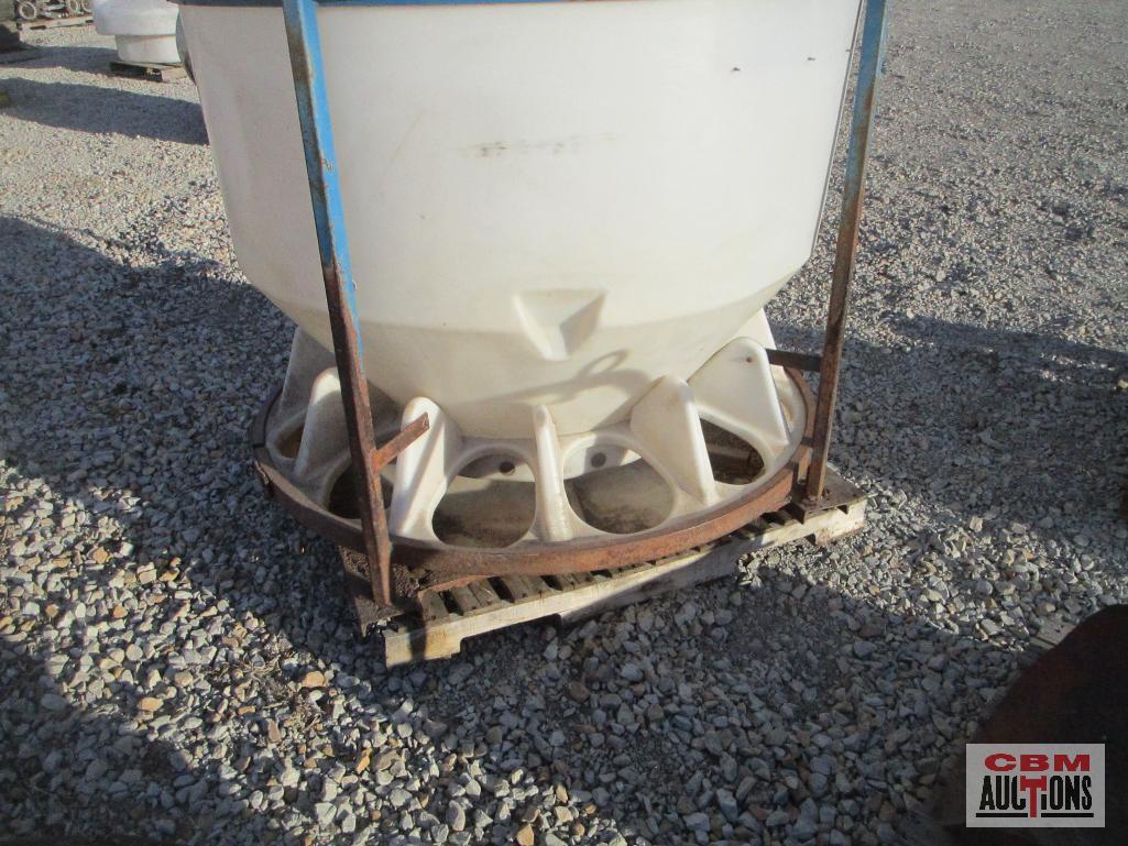 Upright Plastic Hog Feeder