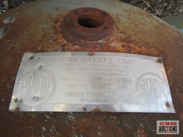 Assorted steel tanks