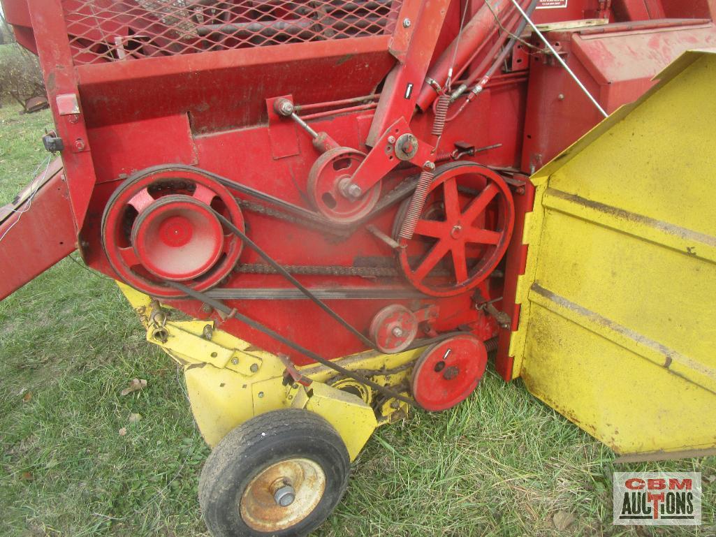 New Holland 851 Round Hay Bale S#491801