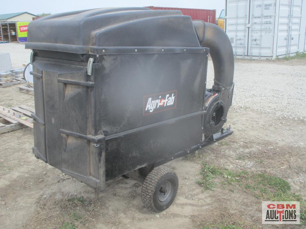 Agri-Fab Pull Behind Grass & Leave Vacuum With 7.5Hp Briggs & Stratton (Seller Said Maybe 10Hrs On