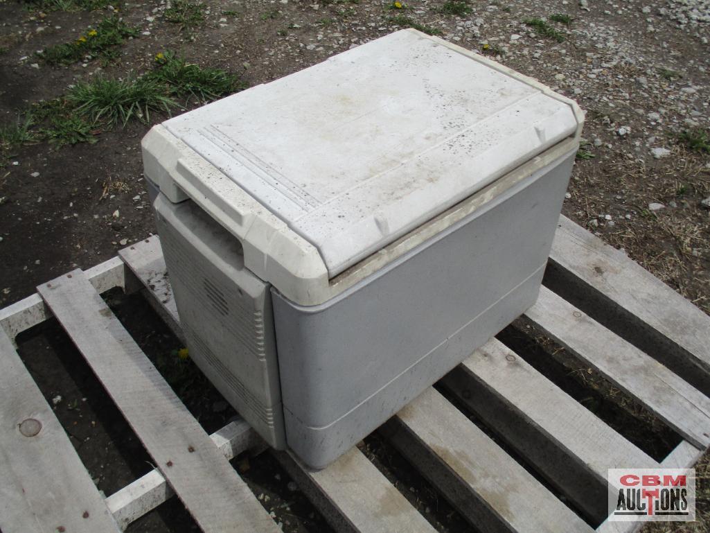 Coleman 12V Electric Cooler - Unknown...