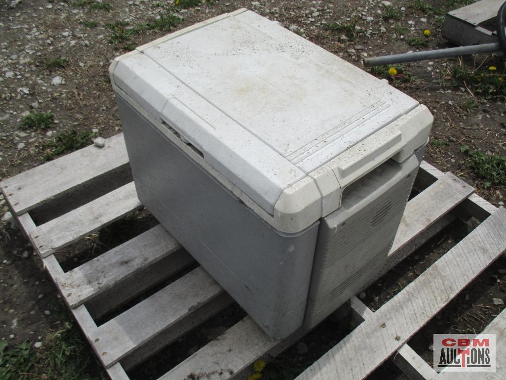 Coleman 12V Electric Cooler - Unknown...