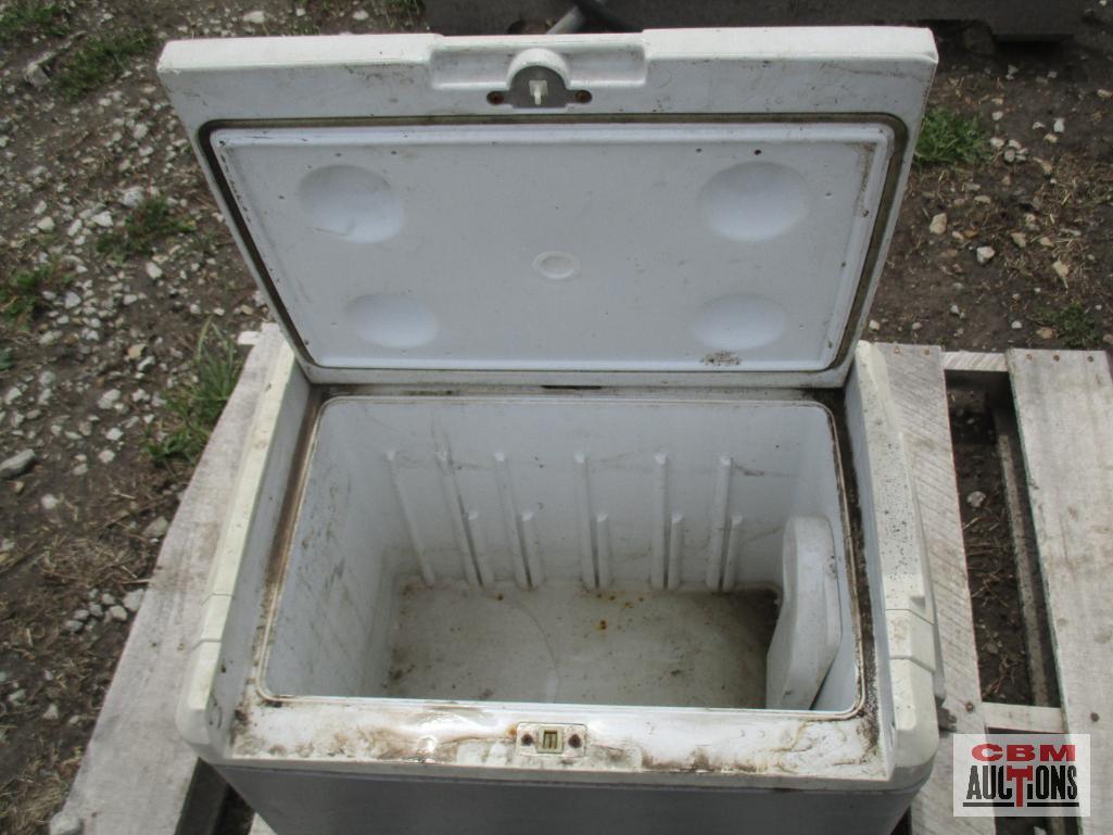 Coleman 12V Electric Cooler - Unknown...