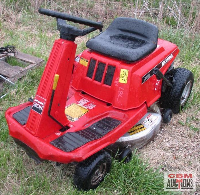 Honda 3011 Rear Engine Lawn Tractor, 30" Deck (Unknown)