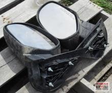 Set of Mirrors off 09 Chevrolet...