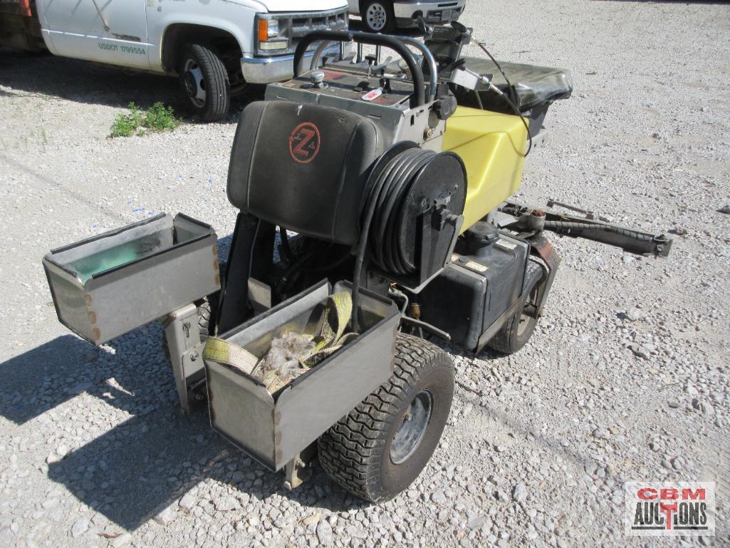 LT Rich Z Spray Junior 36" Ride On Sprayer, 16 Hp Briggs & Stratton, 1,424 Hrs, Folding 8' Spray