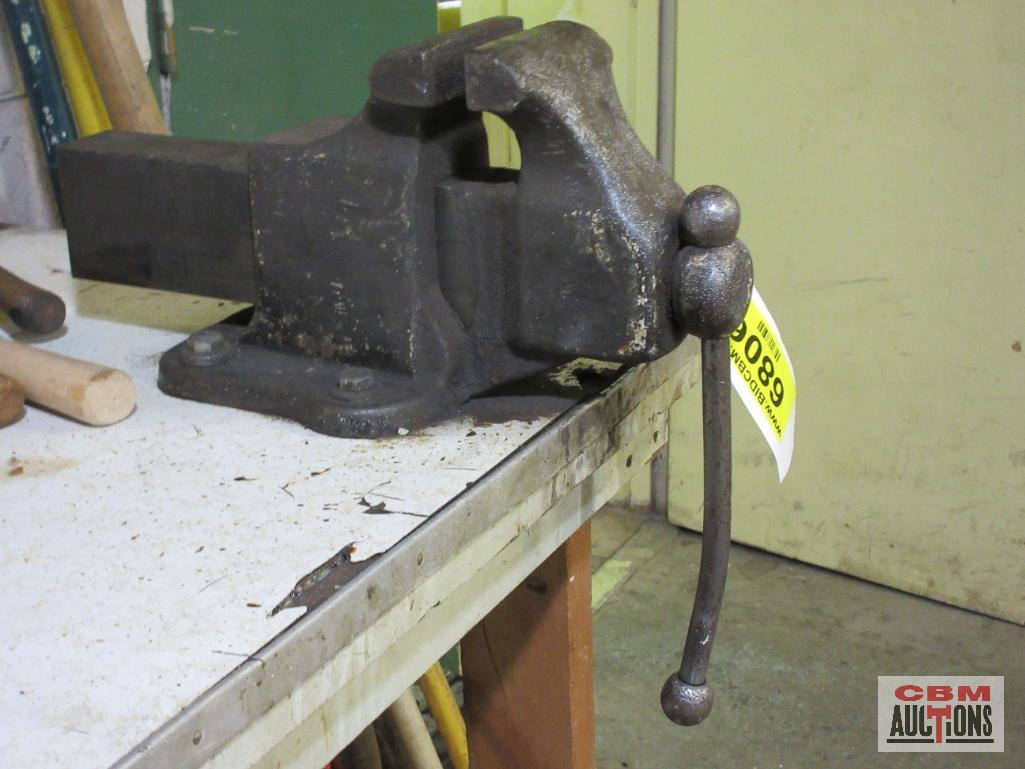 Reed 4 1/2" Bench Vise