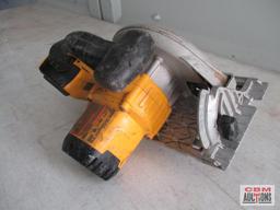 Dewalt 20V Cordless 6-1/2" Circular Saw (Dcs391) No Battery (Works) *B