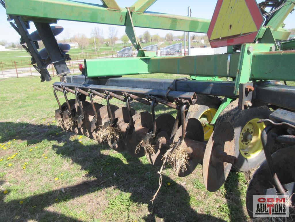 John Deere 630 Disk, 30 Foot, 3 Section Hydraulic Fold, 9" Spacing, 13"-14" Blades, Scrappers, Dual