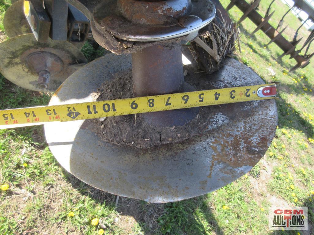 John Deere 630 Disk, 30 Foot, 3 Section Hydraulic Fold, 9" Spacing, 13"-14" Blades, Scrappers, Dual