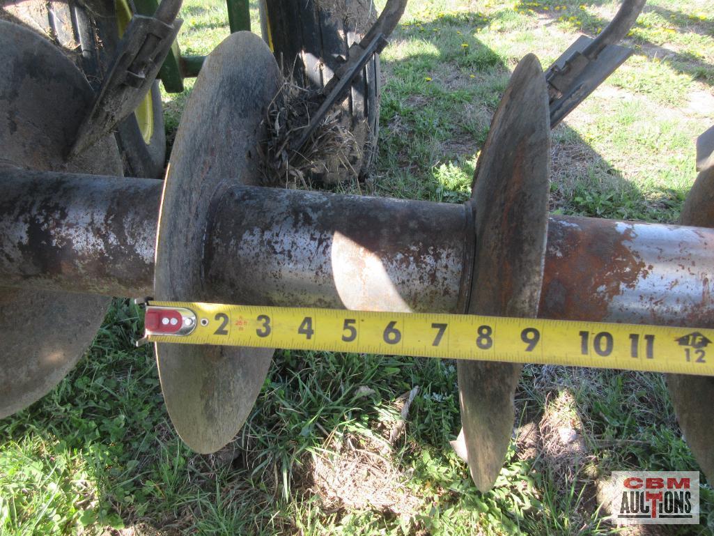 John Deere 630 Disk, 30 Foot, 3 Section Hydraulic Fold, 9" Spacing, 13"-14" Blades, Scrappers, Dual