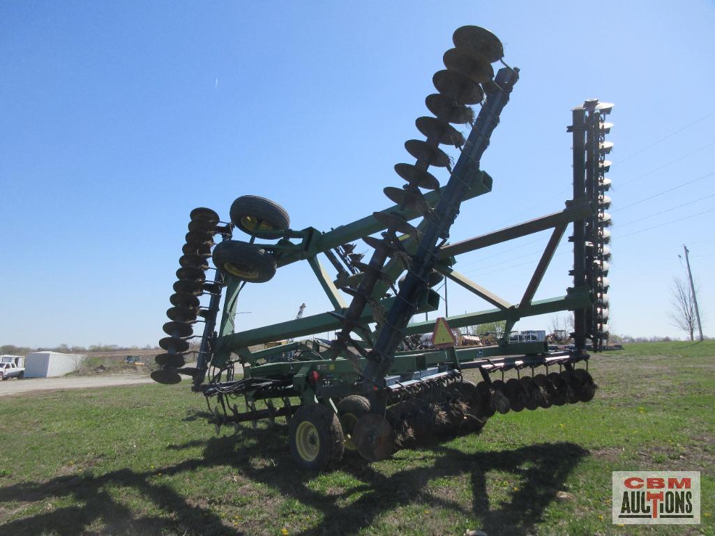 John Deere 630 Disk, 30 Foot, 3 Section Hydraulic Fold, 9" Spacing, 13"-14" Blades, Scrappers, Dual