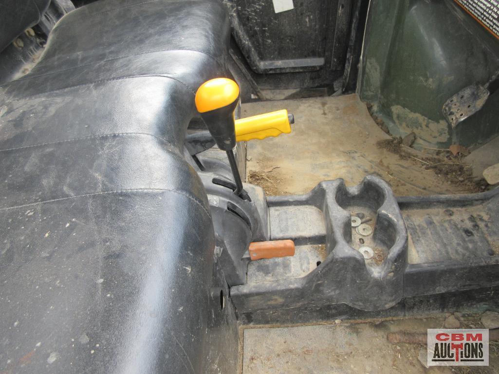 John Deere 825I XUV Gator, 4x4, 3 Cylinder, Gas, 5,389 Miles, 1,924 Hrs, Cab Only, Power Dump, Turn