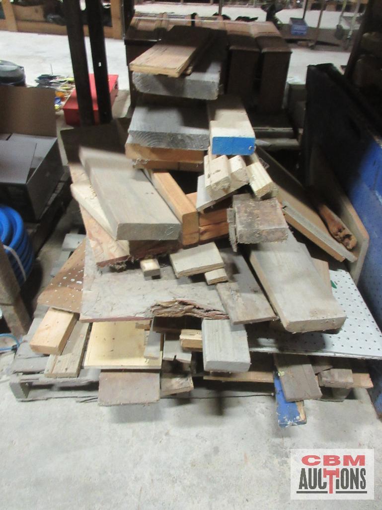 Pallet of Lumber/Pegboard Remnants - Buyer Loads