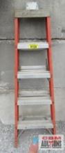 Fiberglass Step Ladder