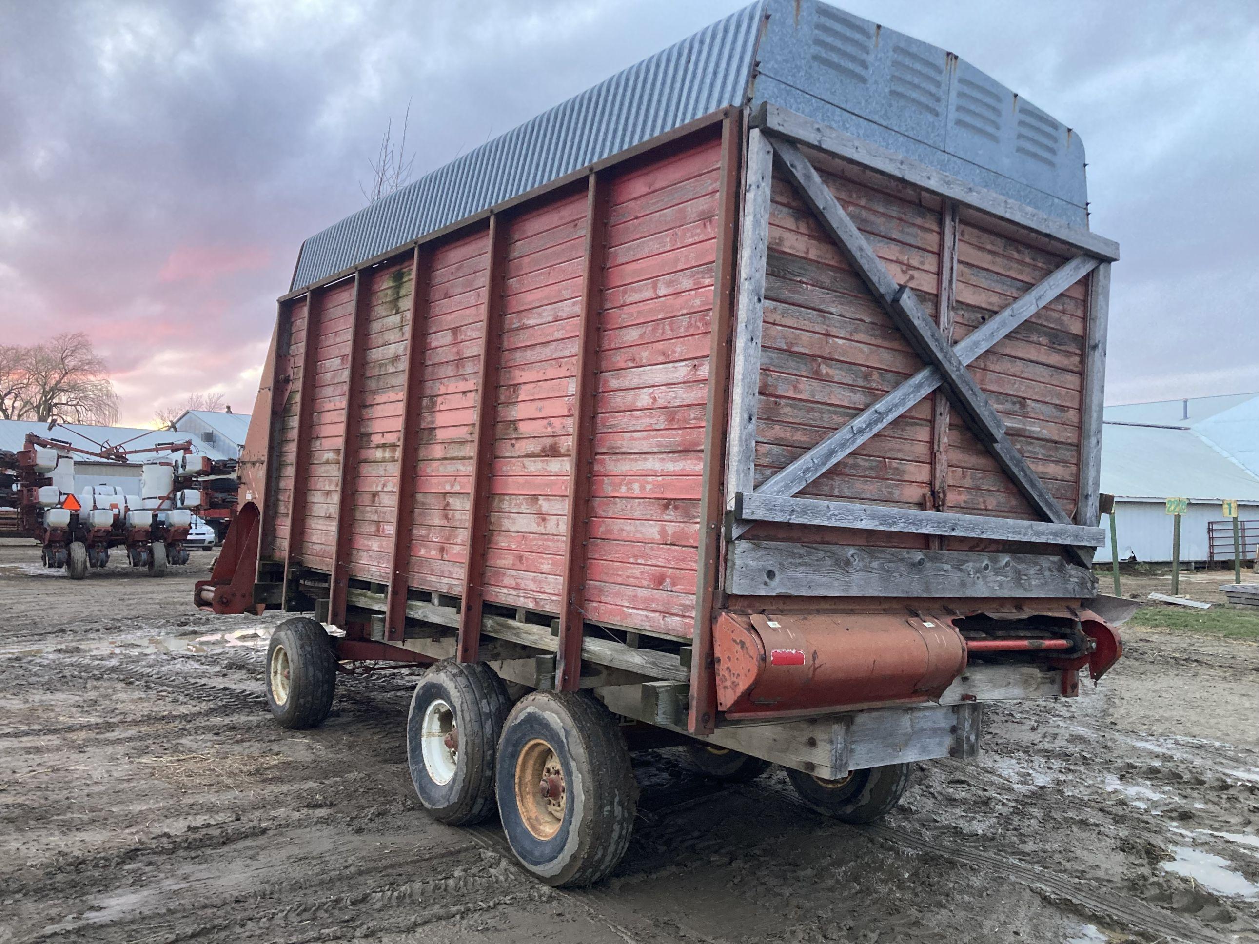 Gehl Chopper Wagon on Gehl Gear