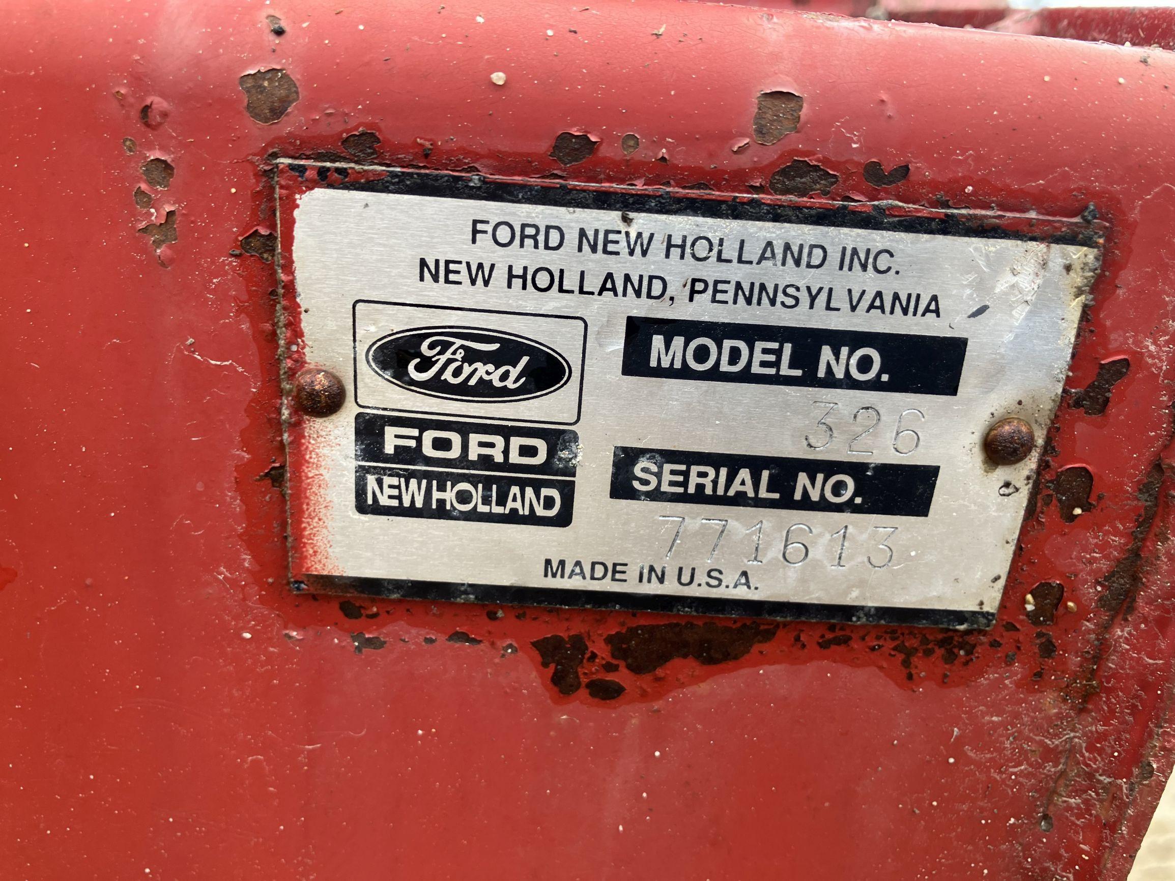 New Holland 326 Square Baler