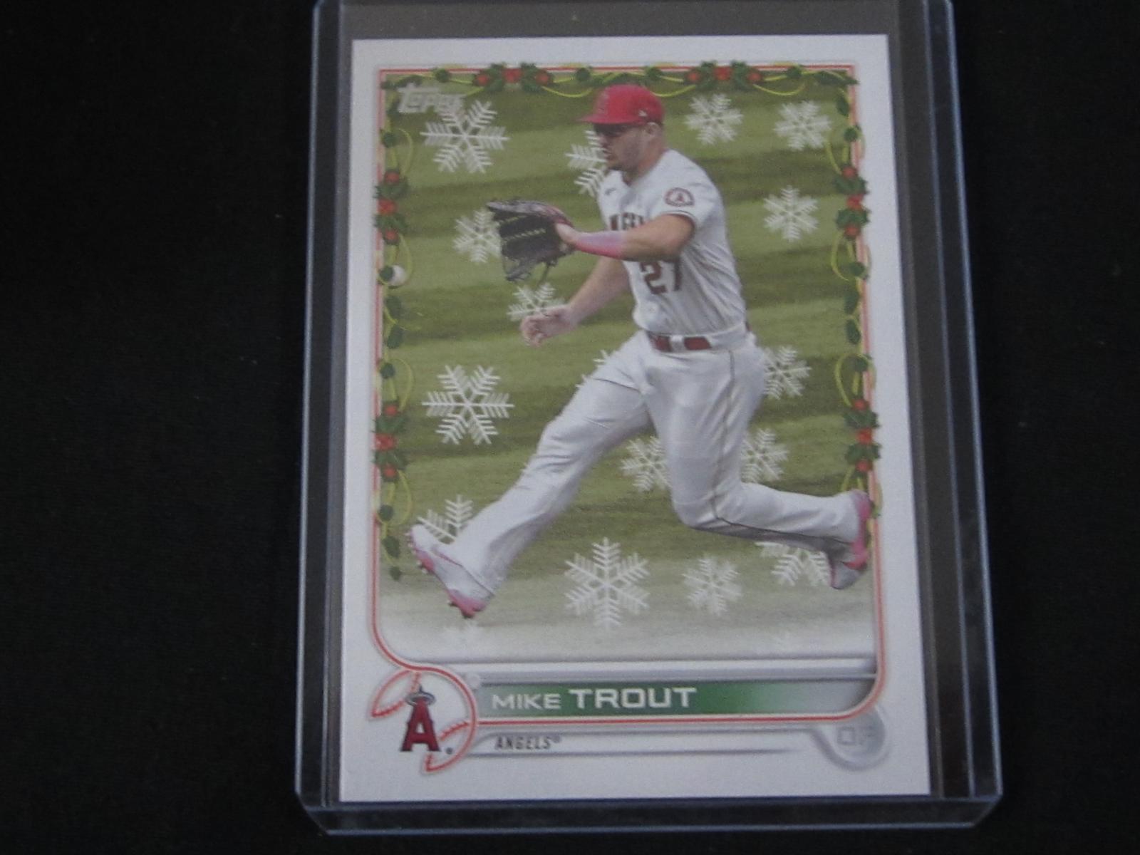 2022 TOPPS HOLIDAY MIKE TROUT ANGELS