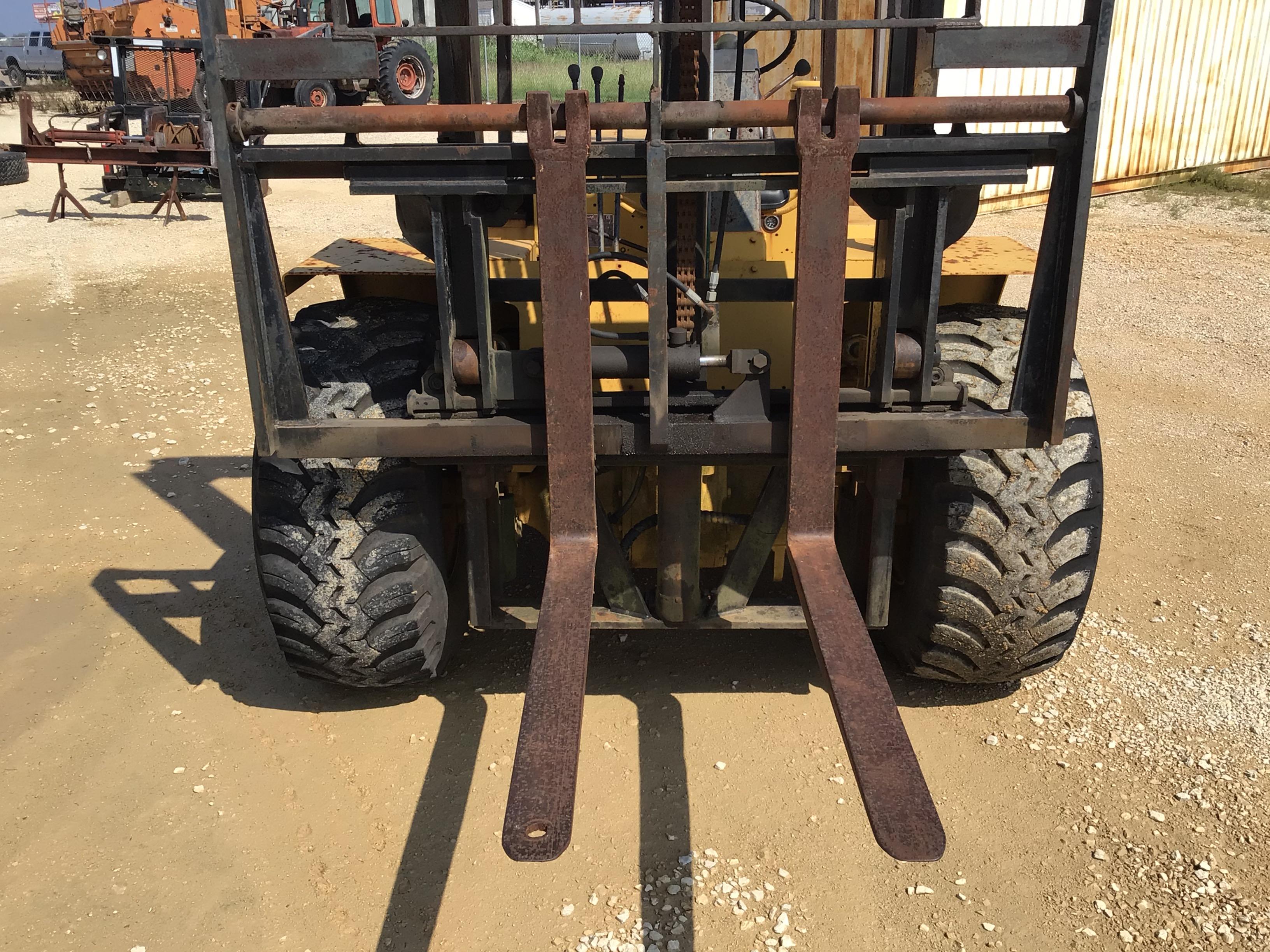 Caterpillar R60 Fork Lift