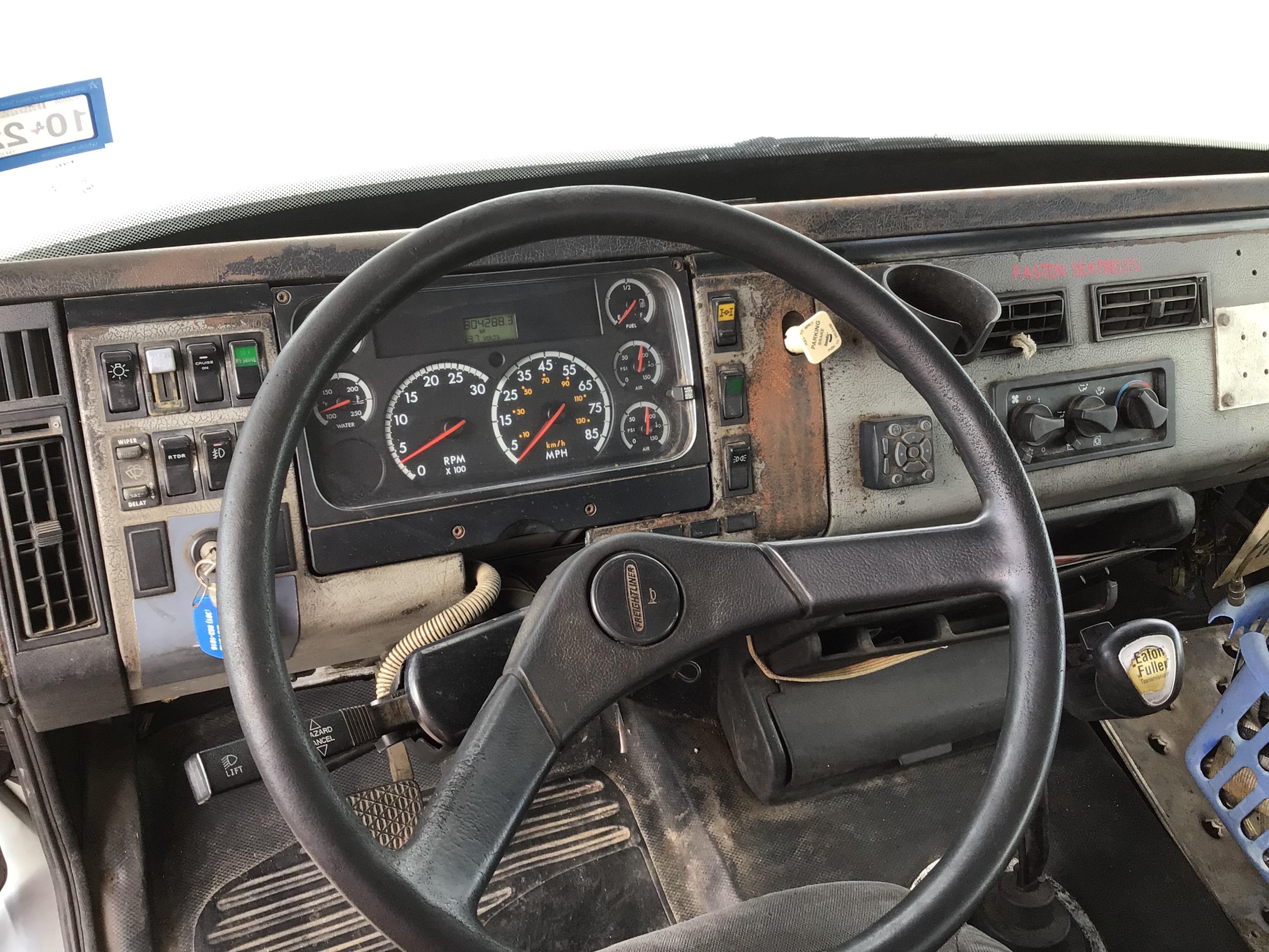2001 Freightliner FL80
