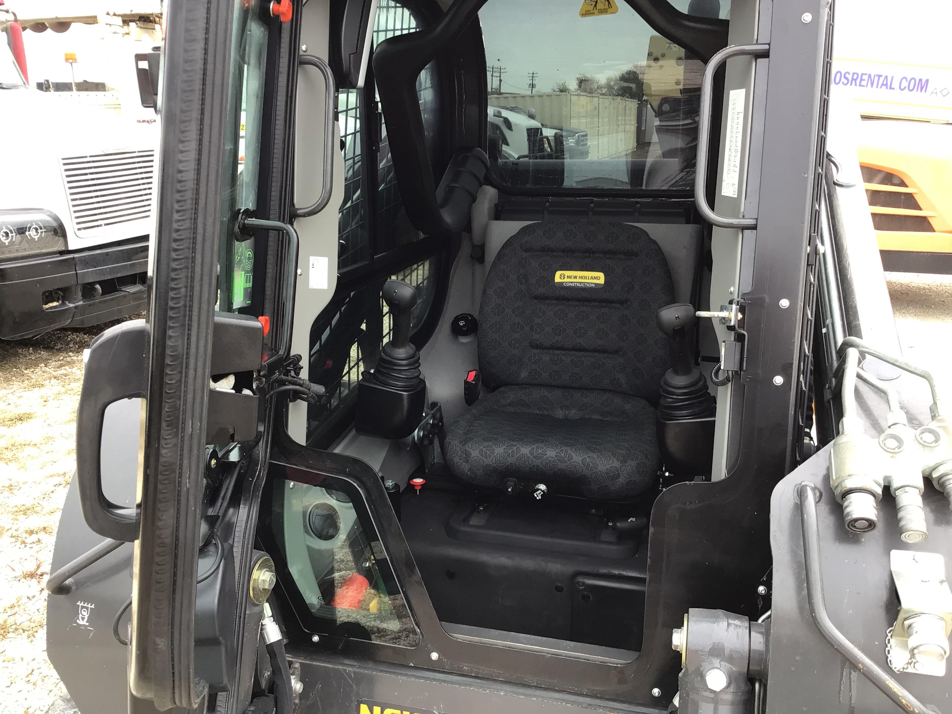 2023 New Holland C332