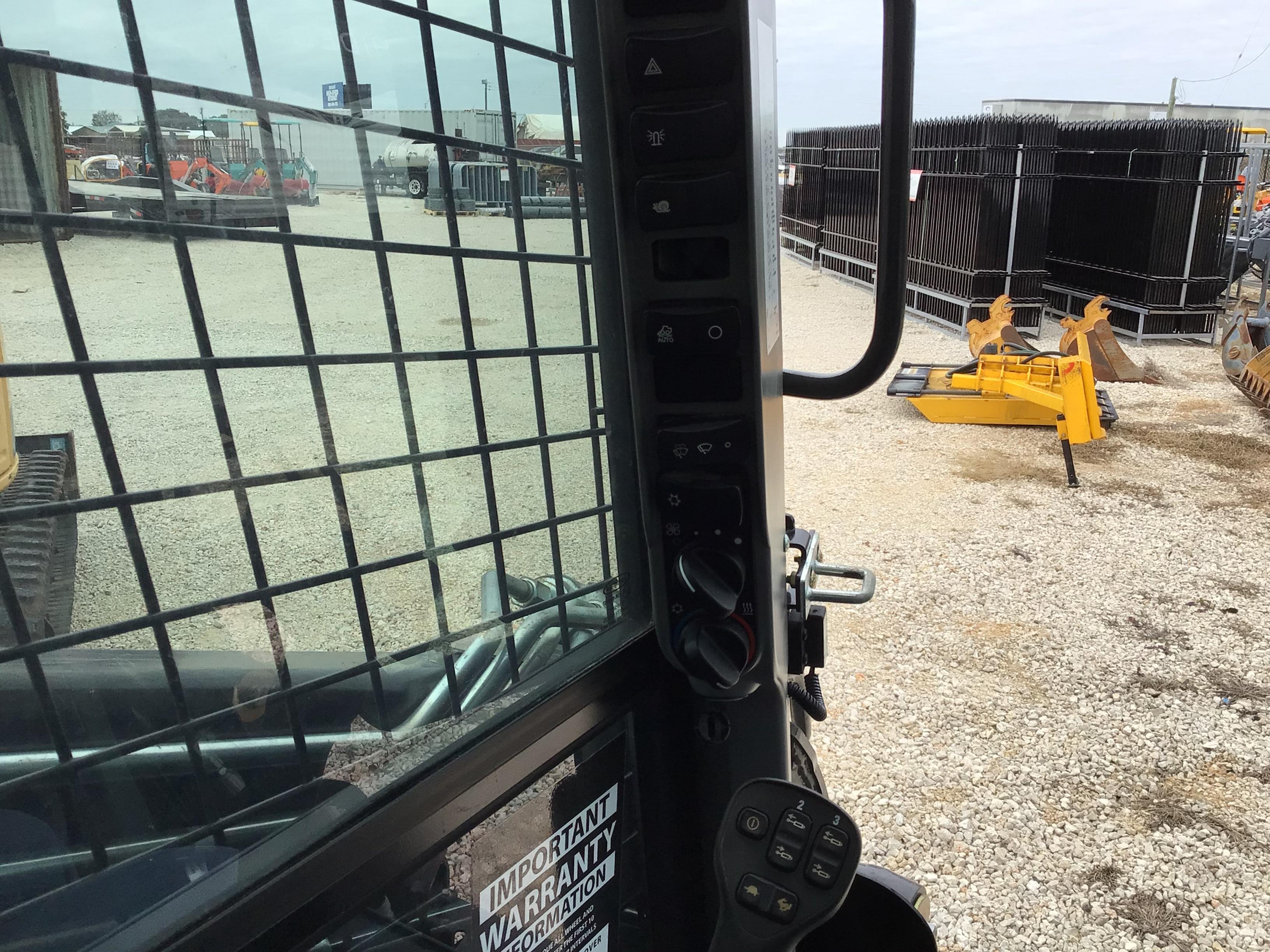 2023 New Holland C332