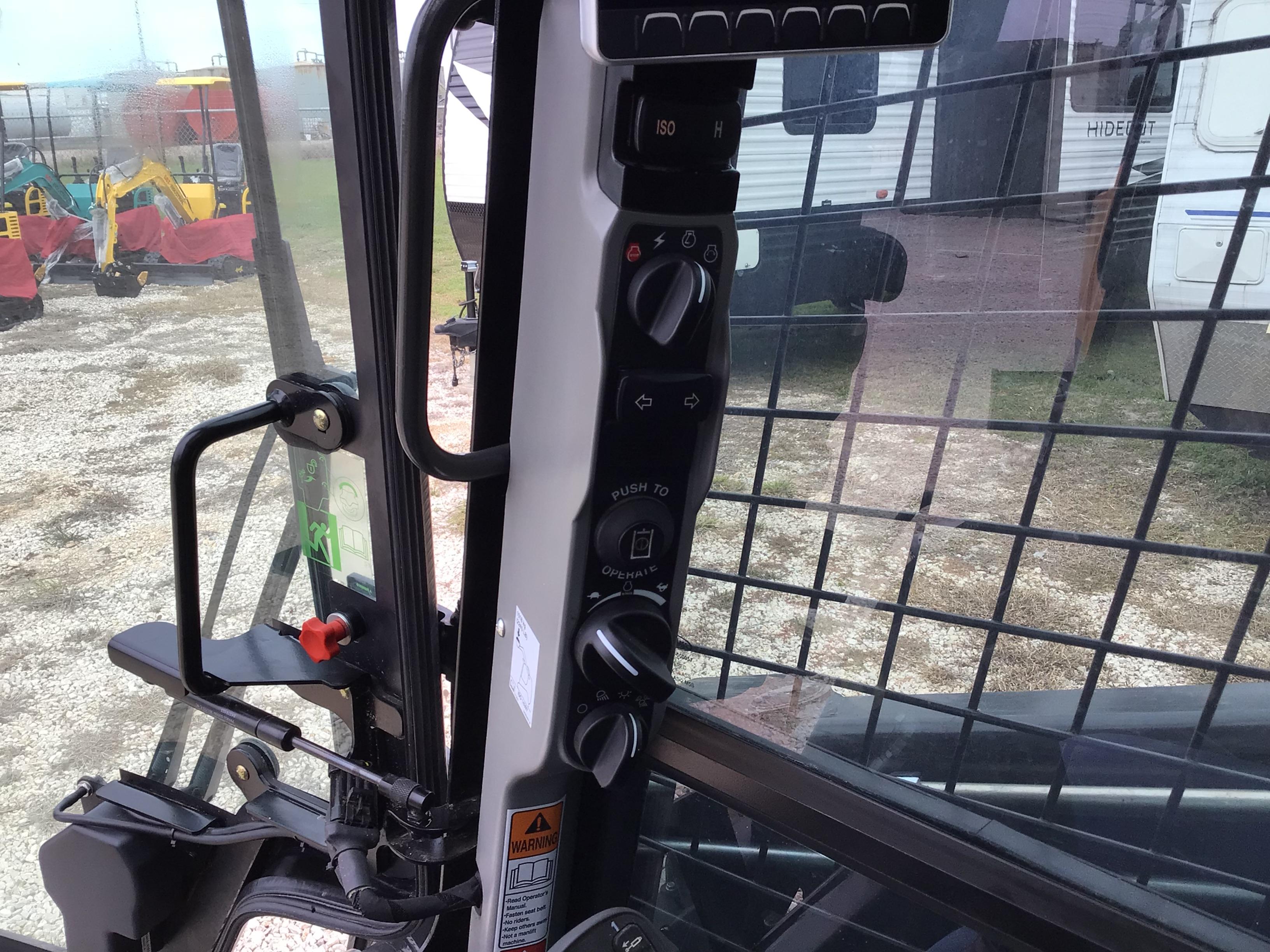 2023 New Holland C332