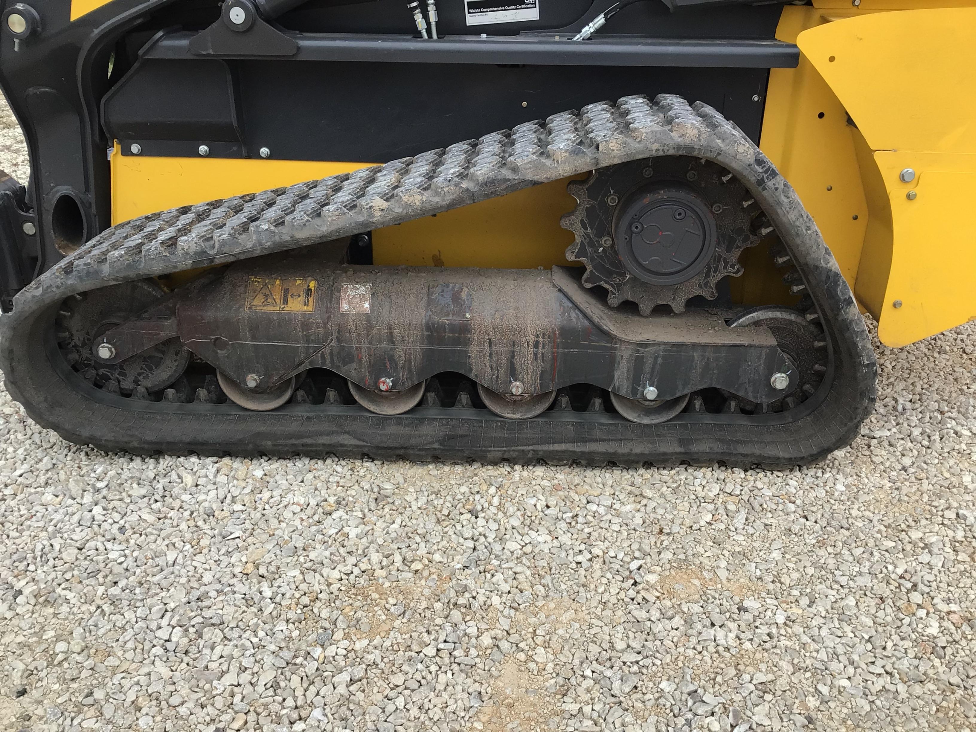 2023 New Holland C332
