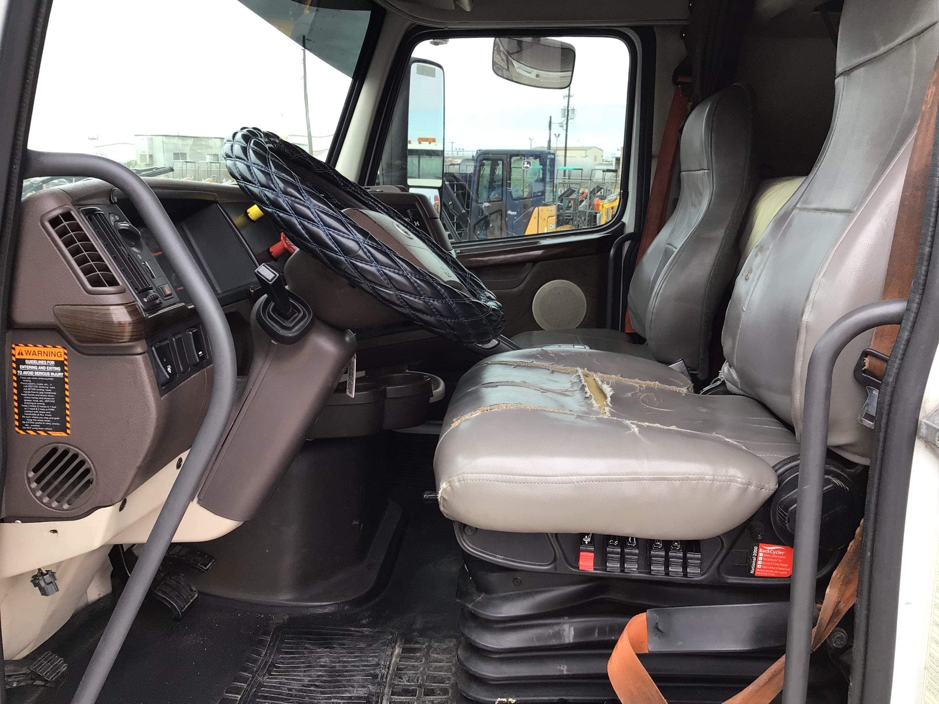 2014 Volvo VNL