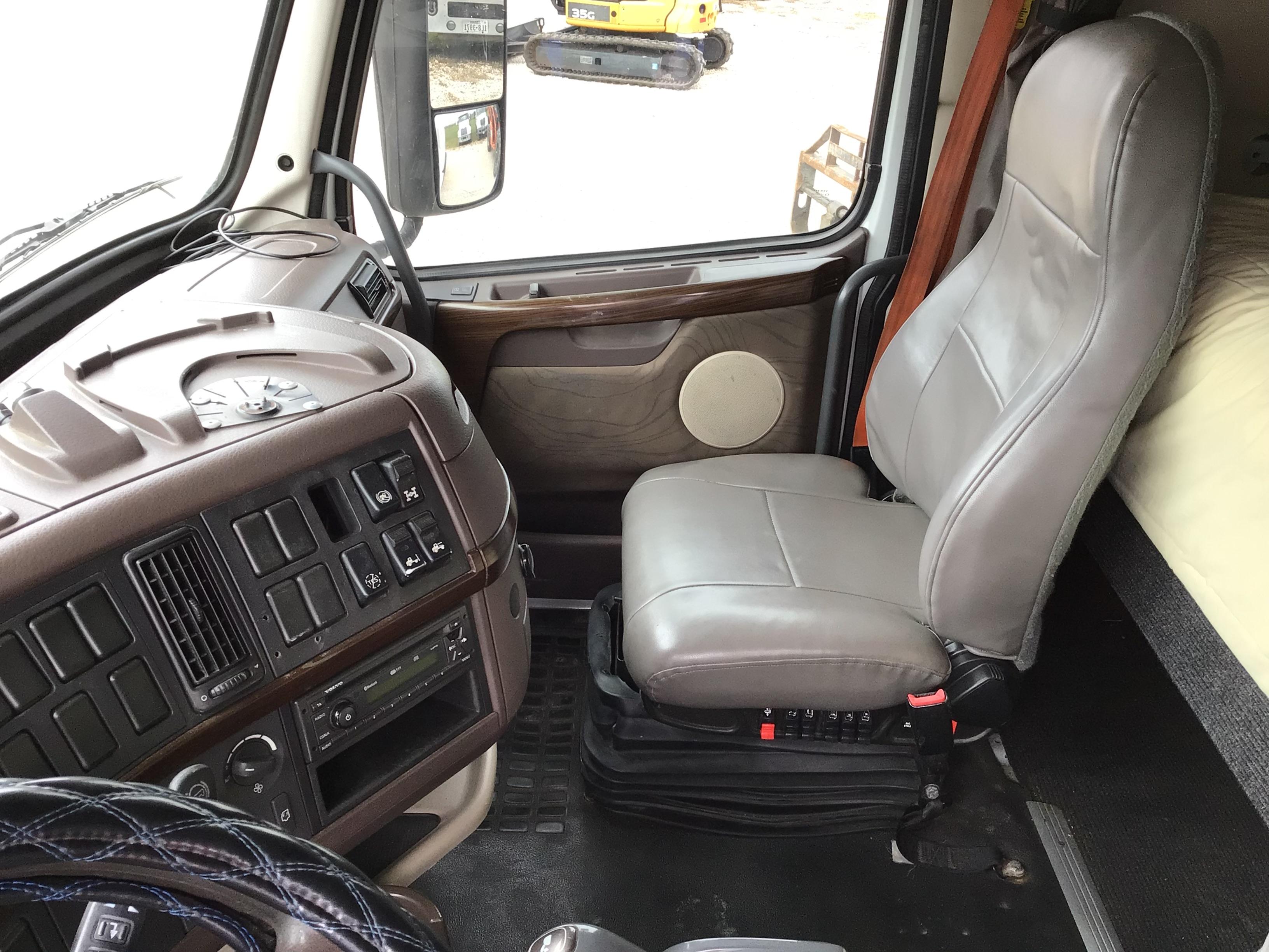 2014 Volvo VNL