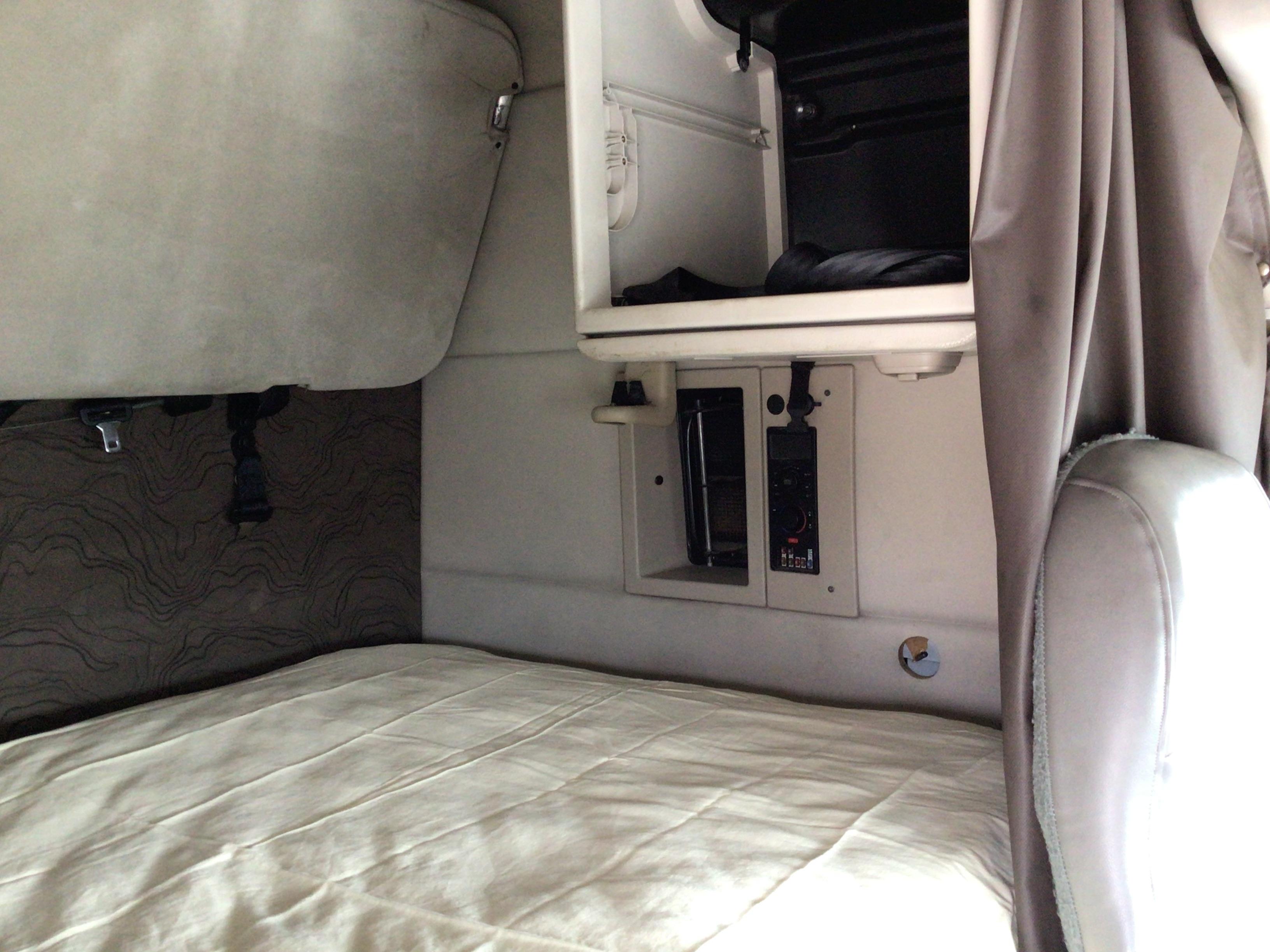 2014 Volvo VNL