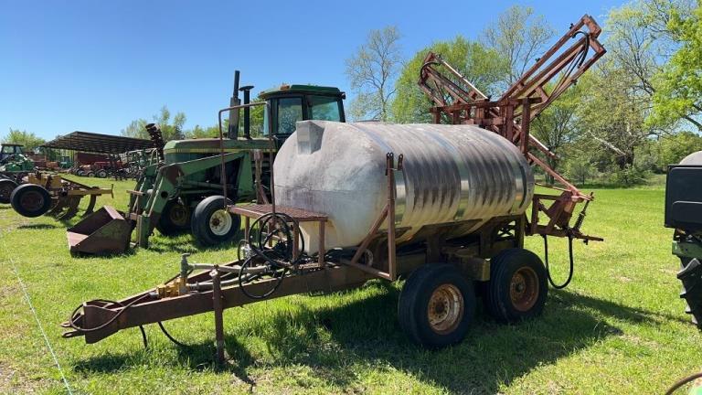 900 Gallon Sprayer 24ft Spray