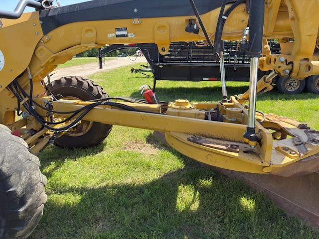 CAT 140M 2011