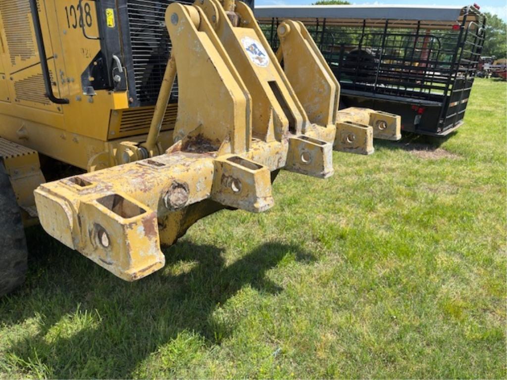 CAT 140M 2011